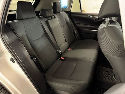 Used 2019 Toyota RAV4 LE AWD/4WD image 30