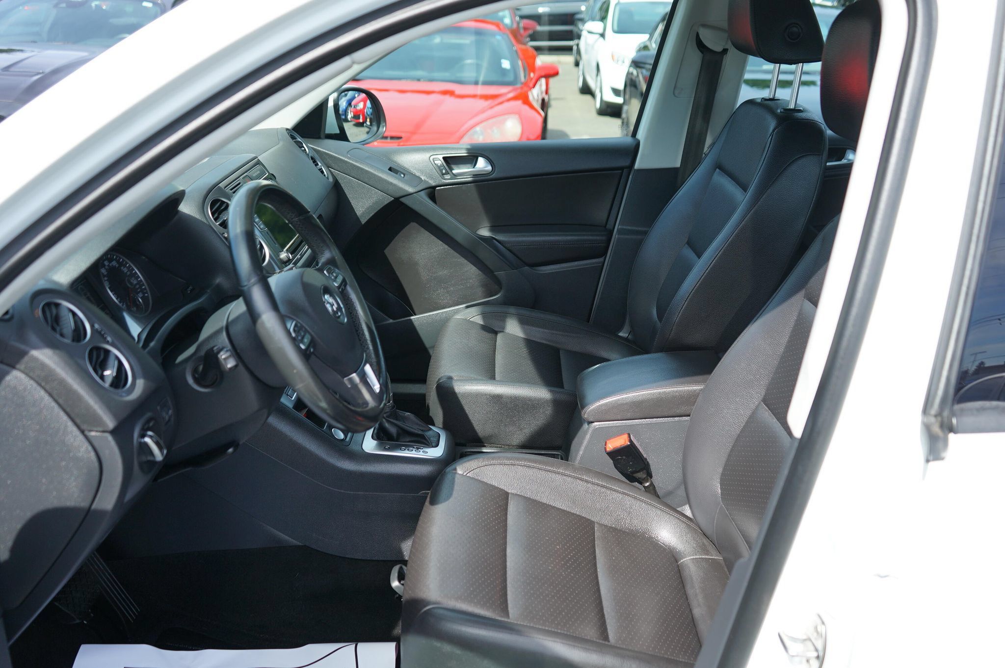 Used 2017 Volkswagen Tiguan S FWD image 11