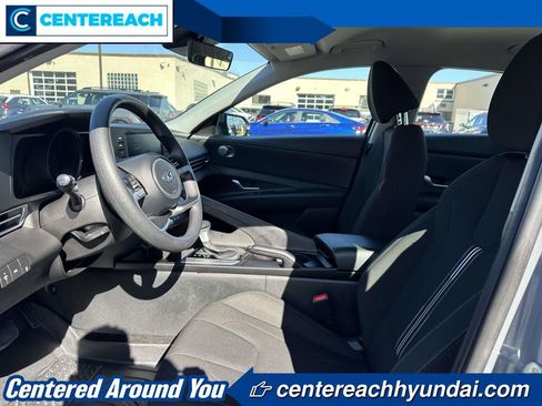 Used 2023 Hyundai Elantra SEL image 12