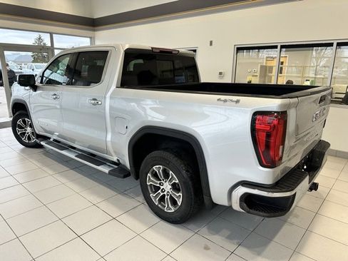 Used 2022 GMC Sierra 1500 SLT w/ SLT Convenience Package image 6