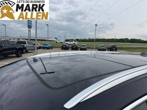 Used 2022 Cadillac XT5 Premium Luxury w/ LPO, Floor Liner Package AWD/4WD image 7