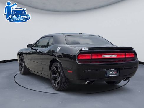 Used 2013 Dodge Challenger SXT Plus RWD image 6