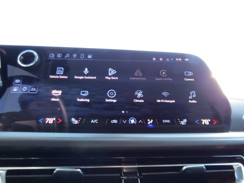 New 2025 Chevrolet Traverse LT image 23