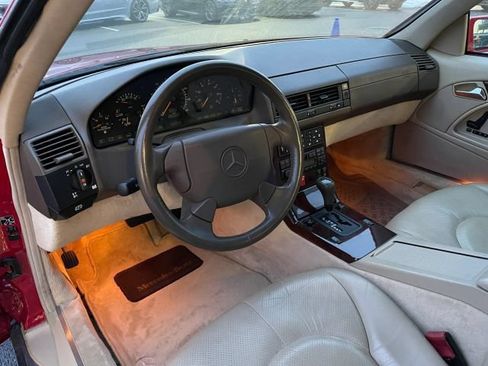 Used 1996 Mercedes-Benz SL 500 image 2