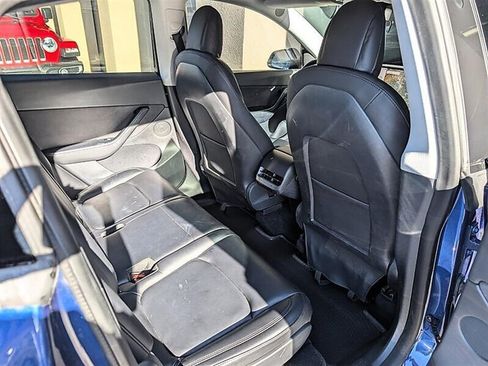 Used 2021 Tesla Model Y Long Range AWD/4WD image 25