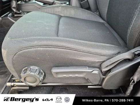 Used 2020 Jeep Gladiator Sport w/ Quick Order Package 24S AWD/4WD image 13