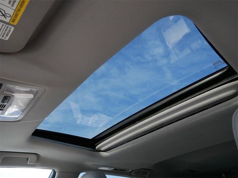 Used 2015 Toyota Highlander XLE image 33