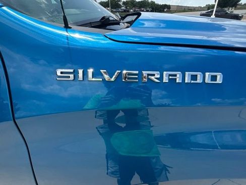 Used 2022 Chevrolet Silverado 1500 LT w/ Convenience Package II AWD/4WD image 34