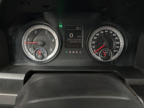 Used 2014 RAM 3500 Tradesman w/ Chrome Appearance Group image 16