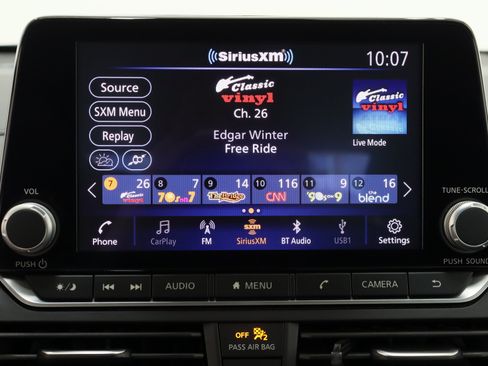 Used 2025 Nissan Altima 2.5 SV FWD image 19