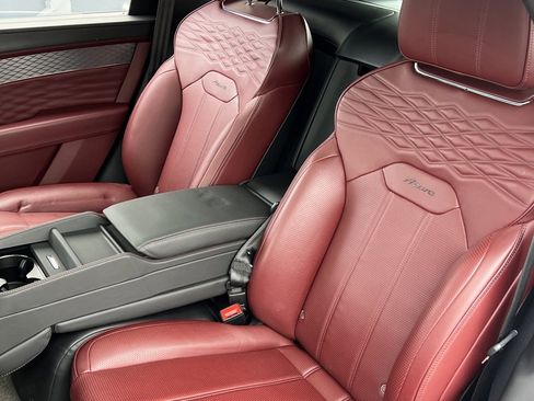 Certified 2023 Bentley Bentayga Extended Wheelbase image 42