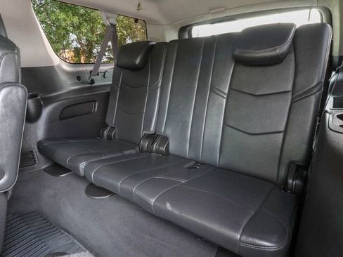 Used 2015 Cadillac Escalade ESV Luxury RWD image 29