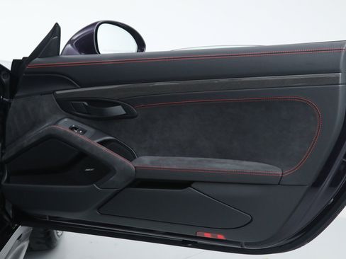 Used 2018 Porsche 911 GT2 RS image 17