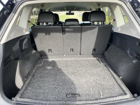Used 2018 Volkswagen Tiguan SE image 28