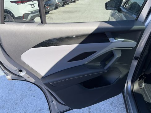 New 2026 Volkswagen Tiguan SE image 12