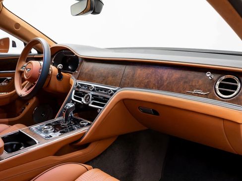 Used 2023 Bentley Flying Spur W12 image 58