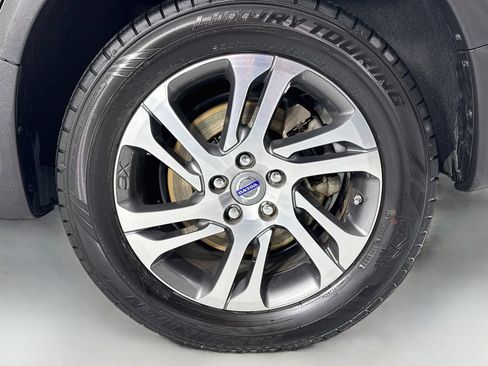 Used 2015 Volvo XC70 3.2 Premier w/ Protection Package AWD/4WD image 31