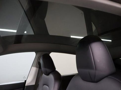 Used 2023 Tesla Model Y Performance image 12