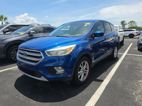 Used 2017 Ford Escape SE FWD image 6