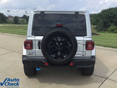 Used 2022 Jeep Wrangler Unlimited Sahara 4xe w/ Cold Weather Group image 5