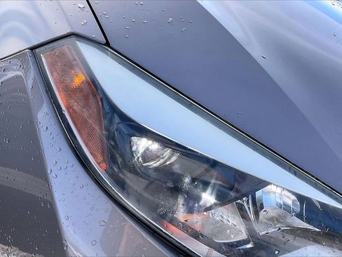 Used 2014 Toyota Corolla LE image 27