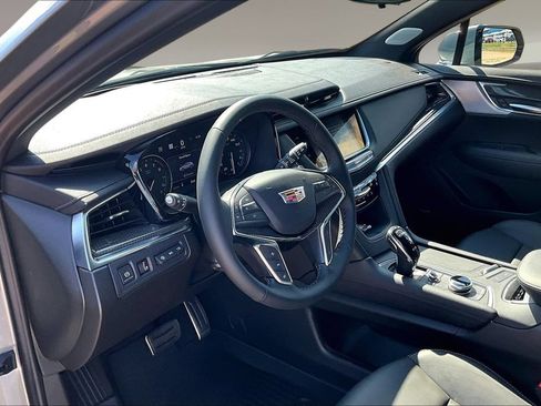 New 2026 Cadillac XT5 Sportv w/ LPO, Floor Liner Package AWD/4WD image 6