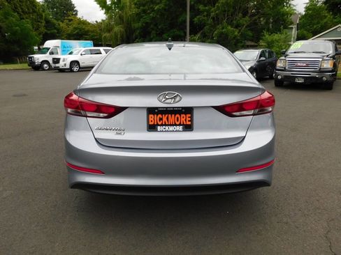 Used 2017 Hyundai Elantra SE FWD image 18