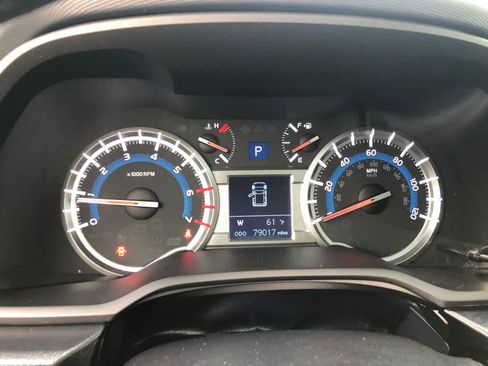 Used 2018 Toyota 4Runner TRD Off-Road Premium image 10