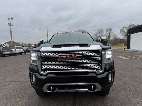 Used 2022 GMC Sierra 2500 Denali w/ Denali Black Diamond Edition AWD/4WD image 12