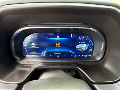 Used 2024 Chevrolet Suburban Z71 w/ Luxury Package image 38