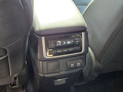Used 2022 Subaru Ascent Onyx Edition image 16