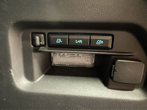 Used 2025 Ford Explorer ST-Line w/ Premium Package AWD/4WD image 10