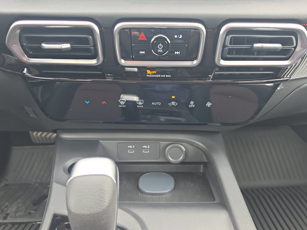 New 2027 Nissan Sentra SR w/ Floor Mat Package FWD image 17