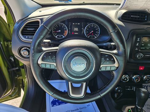 Used 2016 Jeep Renegade 75th Anniversary image 25