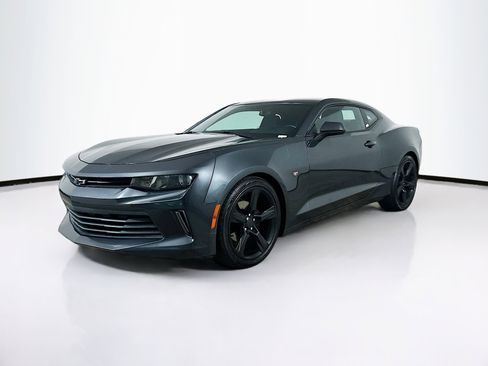 Used 2017 Chevrolet Camaro LT RWD image 3