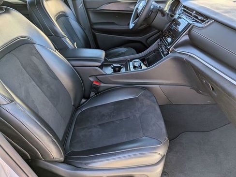 Certified 2024 Jeep Grand Cherokee L Altitude image 30