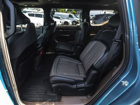 Used 2024 Kia EV9 GT-Line AWD/4WD image 23