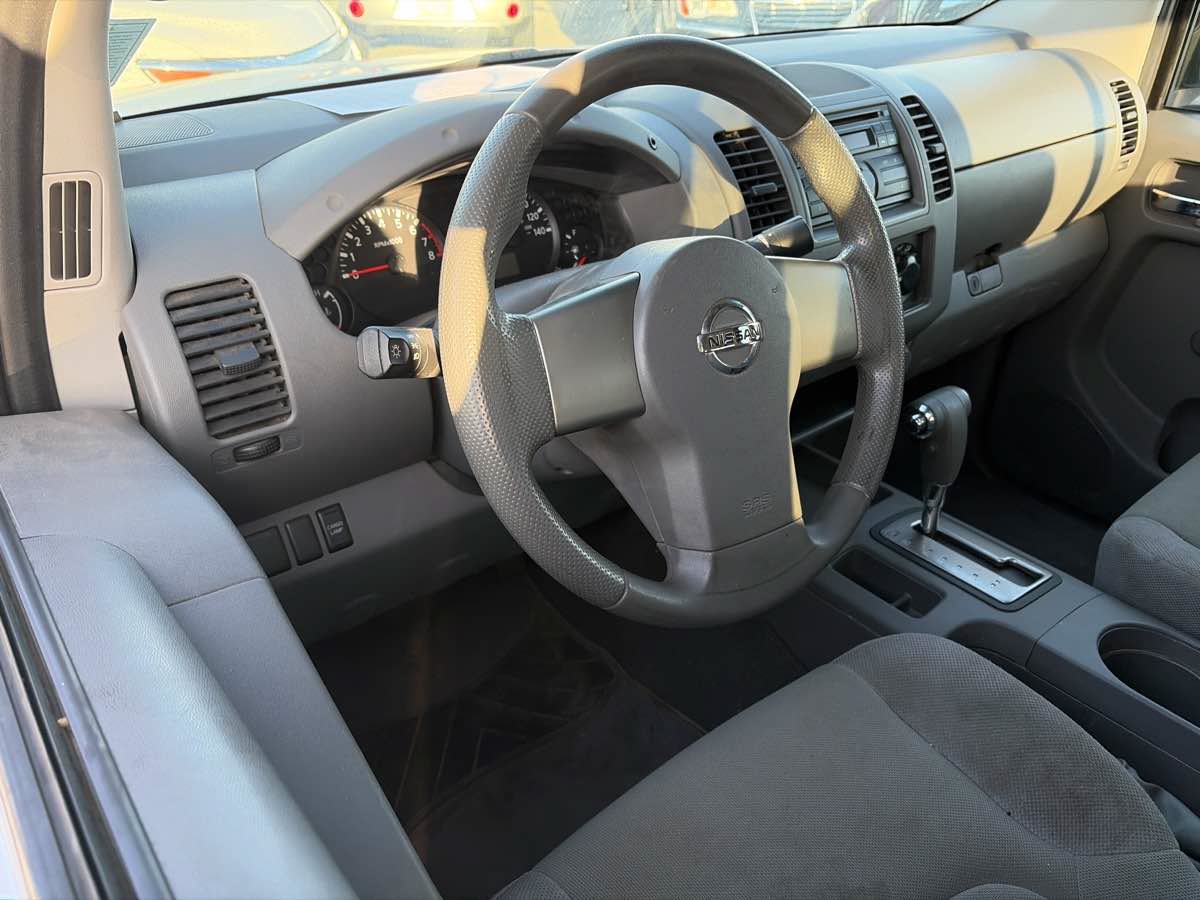 Used 2008 Nissan Frontier SE RWD image 3