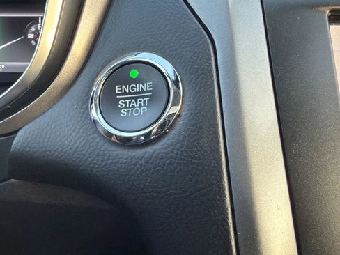 Used 2020 Ford Fusion SE image 21