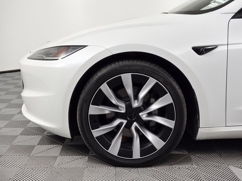 Used 2024 Tesla Model 3 RWD image 13