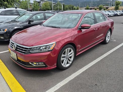 Used 2017 Volkswagen Passat 1.8T SE FWD image 1