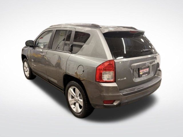 Used 2013 Jeep Compass Latitude AWD/4WD image 4