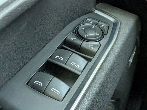 Used 2025 Chevrolet Silverado 1500 LTZ image 19