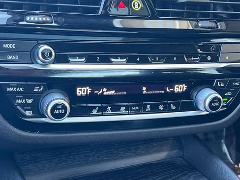 Used 2023 BMW 530e 530e image 24