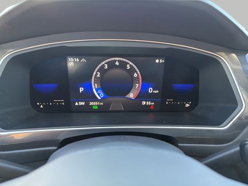 Used 2023 Volkswagen Tiguan SE image 16