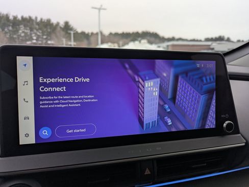 Used 2024 Toyota Prius XLE image 24