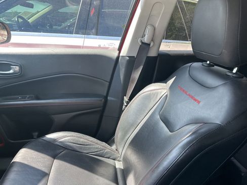 Used 2017 Jeep Compass Trailhawk w/ Leather Interior Group AWD/4WD image 15
