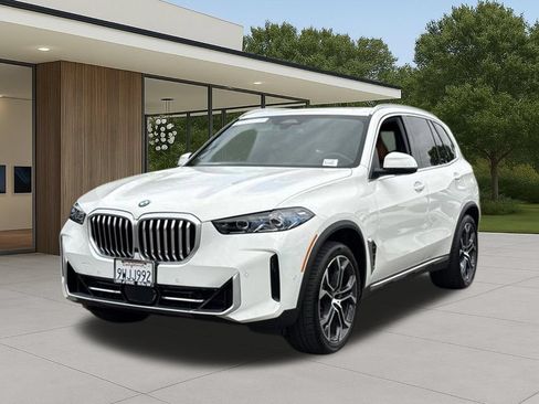 Used 2026 BMW X5 xDrive40i w/ Premium Package AWD/4WD image 2