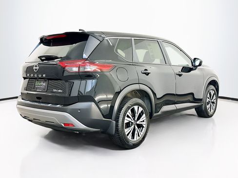 Used 2023 Nissan Rogue SV image 9