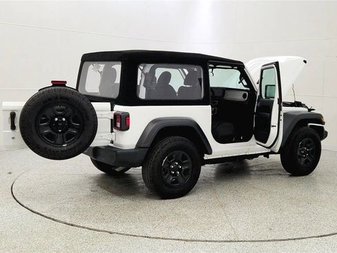Used 2024 Jeep Wrangler Sport image 12